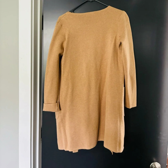 Elegant Beige Women's Sweater - Picture 6 of 6